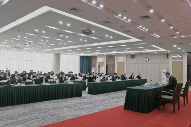 鞍勤集團、溫泉集團舉辦貫徹落實(shí)市第十三次黨代會(huì )精神宣講報告會(huì )