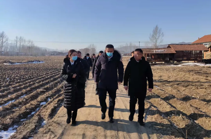 踐行國企擔當，助力鄉村振興--鞍勤集團、溫泉集團前往駐村工作隊走訪(fǎng)慰問(wèn)